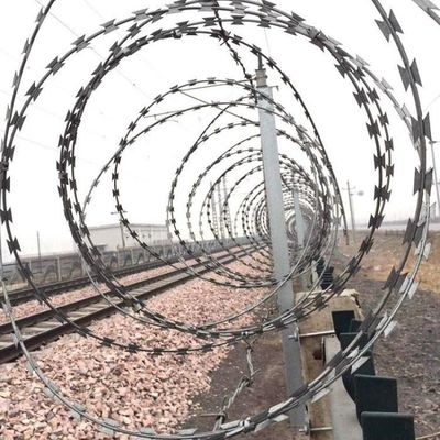 Razor galvanizzato filo spinato 500 metri di lunghezza filo spinato Recinzione 50kg Barbed Wire Fence Roll in Egitto