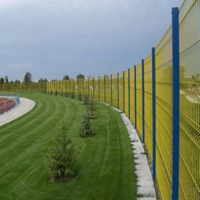 Recinto curvo 3D antiruggine rivestito in PVC premium 1.5m×2.5m per parco giochi