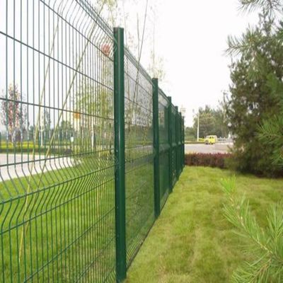 Recinzione per parco giochi scolastico con pannelli di recinzione in rete metallica saldata curva 3D sicura e durevole di alta qualità