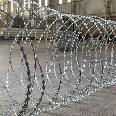 Muro di confine della bobina zincato con filo spinato per rifornimento di fabbrica per recinzione di sicurezza perimetrale