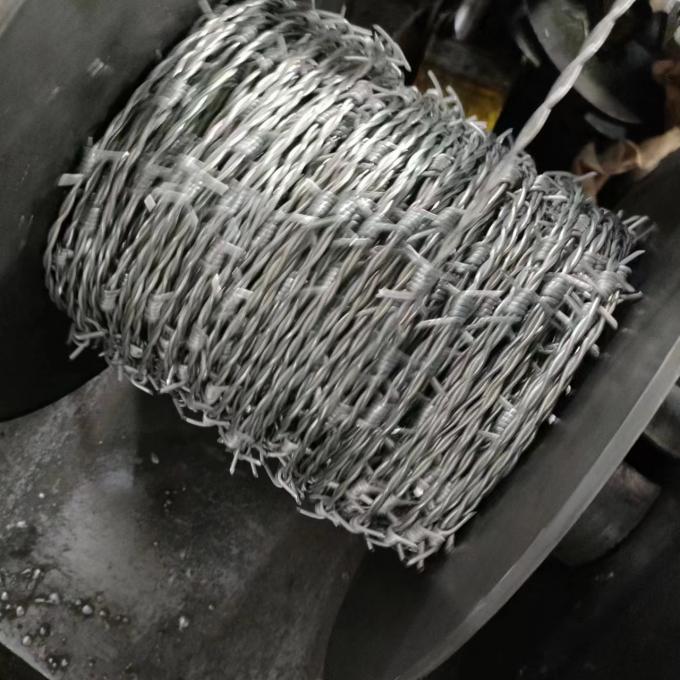 Anti ruggine galvanizzante Barbed Razor Wire Fencing Mesh 450mm di diametro 6
