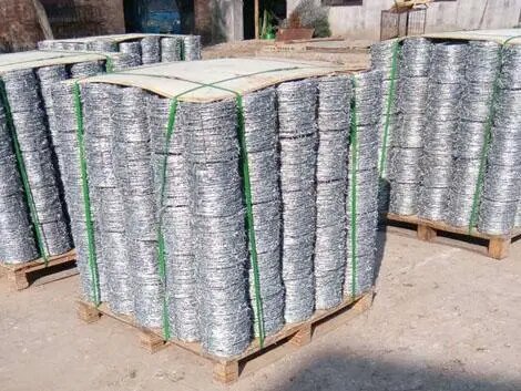 Anti ruggine galvanizzante Barbed Razor Wire Fencing Mesh 450mm di diametro 10