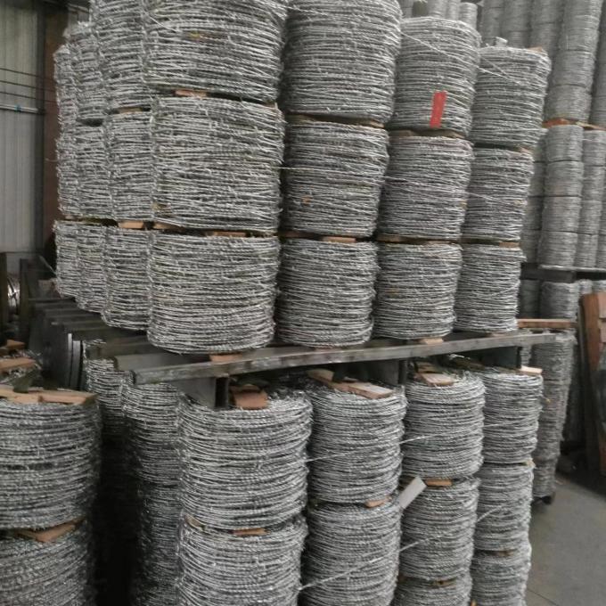 Anti ruggine galvanizzante Barbed Razor Wire Fencing Mesh 450mm di diametro 9
