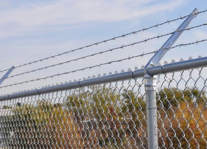 100ft 50ft 8ft 6ft Galvanizzato Chain Link Fence Rolls 2.0mm Cyclone Mesh Fencing 4