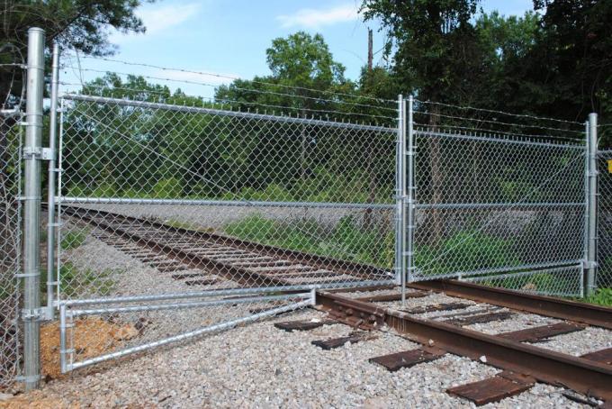 100ft 50ft 8ft 6ft Galvanizzato Chain Link Fence Rolls 2.0mm Cyclone Mesh Fencing 3