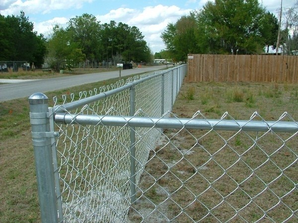 100ft 50ft 8ft 6ft Galvanizzato Chain Link Fence Rolls 2.0mm Cyclone Mesh Fencing 5