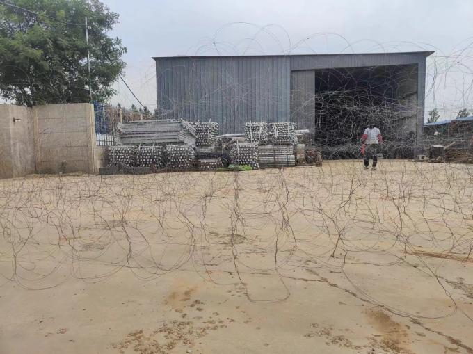 Barriera anti rete del serbatoio rete metallica Inconspicua Recinzione di filo di acciaio galvanizzato 0